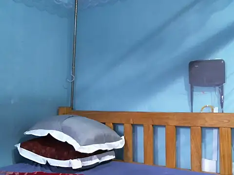 cocolicky online show from 09/29/25, 01:50