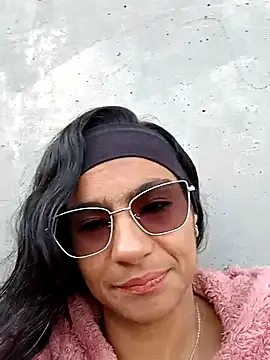 Leslly  online show from 11/13/25, 12:42