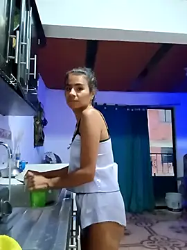 Leslly  online show from 11/28/25, 11:21