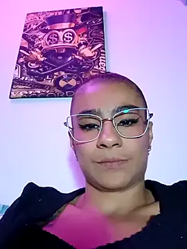 Snapshot of Leslly_ chatting on 04/10/26, 10:55 Leslly online show from 04/10/26, 10:55