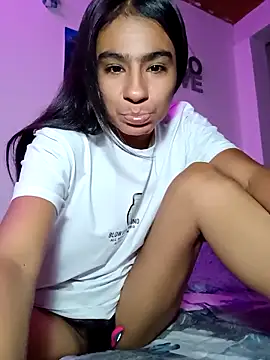 Snapshot of Leslly_ chatting on 03/08/26, 05:55 Leslly online show from 03/08/26, 05:55