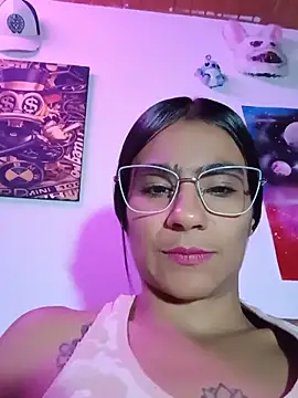 Snapshot of Leslly_ chatting on 05/28/26, 11:54 Leslly online show from 05/28/26, 11:54