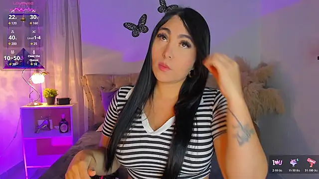 Sarahballiston  online show from 11/27/25, 12:33