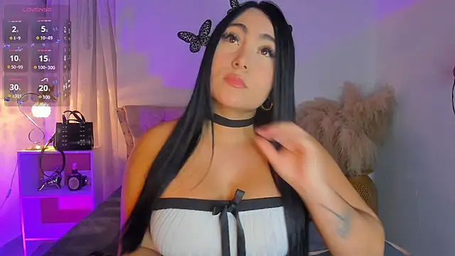 Sarahballiston  online show from 12/16/25, 01:32