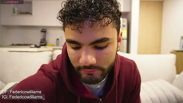 Snapshot of Derek_w chatting on 02/06/25, 06:08 Derek w online show from 02/06/25, 06:08