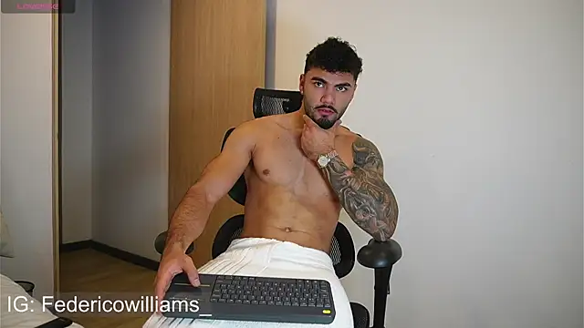 Snapshot of Derek_w chatting on 02/12/25, 07:13 Derek w online show from 02/12/25, 07:13