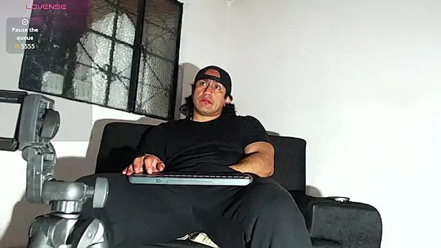 willian m777 online show from 10/26/25, 12:22