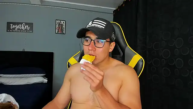 owengray2n online show from 09/19/25, 02:15