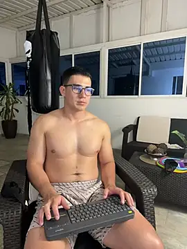 owengray2n online show from 02/09/25, 01:22