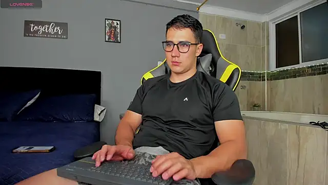 owengray2n online show from 02/28/25, 04:43