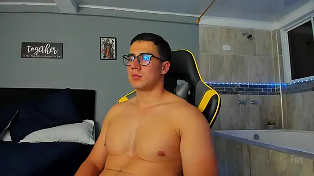 owengray2n online show from 02/13/25, 04:43