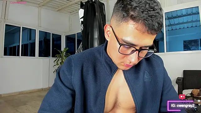 owengray2n online show from 03/17/25, 12:53