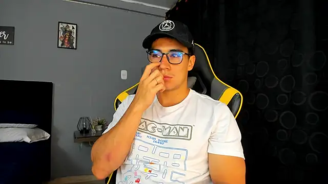 owengray2n online show from 09/15/25, 02:23