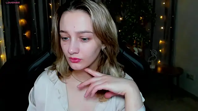 Snapshot of Sinty_Noria chatting on 03/10/25, 01:12 Sinty Noria online show from 03/10/25, 01:12