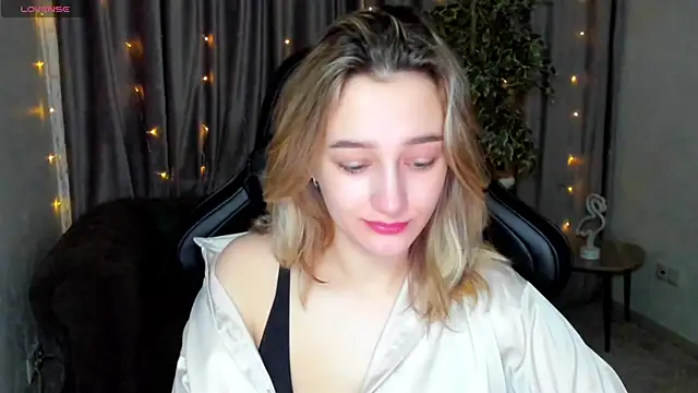 Snapshot of Sinty_Noria chatting on 02/28/25, 01:05 Sinty Noria online show from 02/28/25, 01:05
