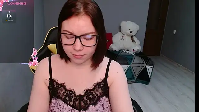 Emily Amorre online show from 09/22/25, 01:11