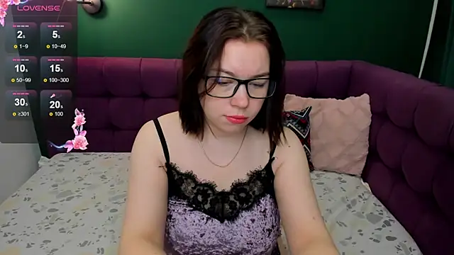 Emily Amorre online show from 10/16/25, 01:36