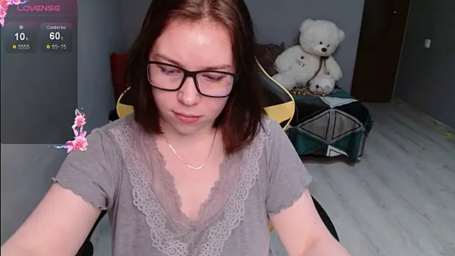 Emily Amorre online show from 11/09/25, 04:00