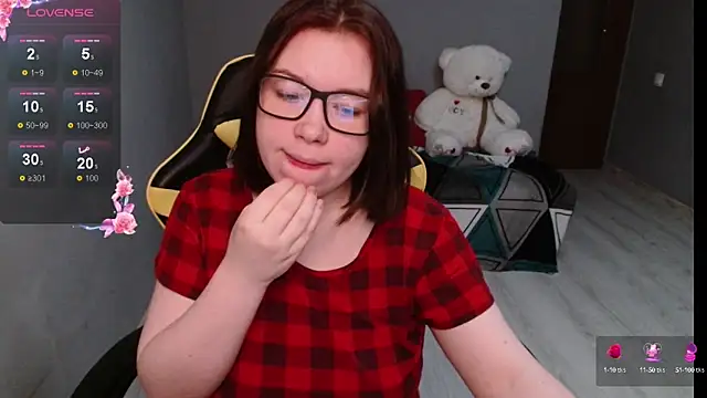 Emily Amorre online show from 09/24/25, 01:13