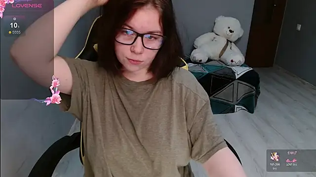 Emily Amorre online show from 11/07/25, 04:44