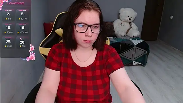 Emily Amorre online show from 11/10/25, 07:19