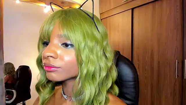 alikahouston4 online show from 02/01/25, 10:23