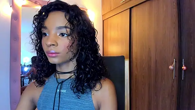 alikahouston4 online show from 12/19/25, 07:55