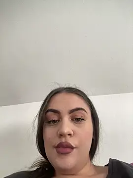 ayshalove online show from 03/18/25, 11:22