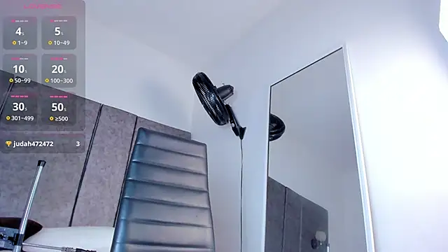 SelenaGmez online show from 12/21/25, 03:19