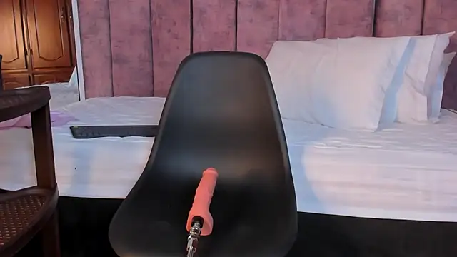 SelenaGmez online show from 02/11/26, 12:05