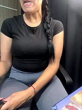 lunarcita99 online show from 01/06/26, 11:53