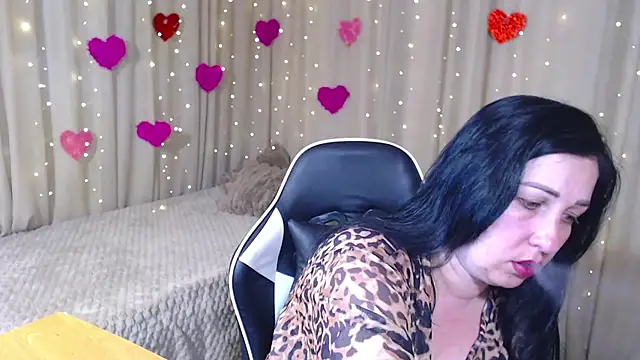 Snapshot of JillStevens chatting on 04/16/26, 12:06 JillStevens online show from 04/16/26, 12:06