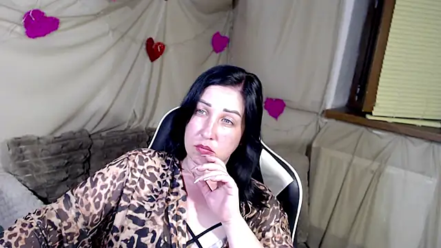 Snapshot of JillStevens chatting on 06/10/26, 06:53 JillStevens online show from 06/10/26, 06:53