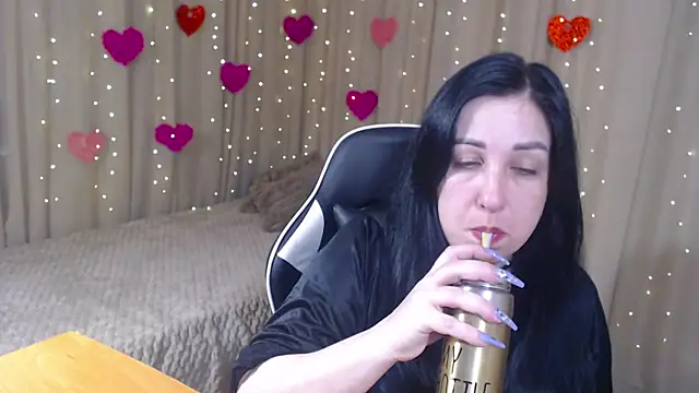 Snapshot of JillStevens chatting on 03/21/26, 07:42 JillStevens online show from 03/21/26, 07:42