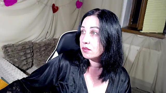 Snapshot of JillStevens chatting on 06/14/26, 07:59 JillStevens online show from 06/14/26, 07:59