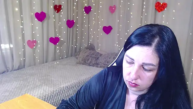 Snapshot of JillStevens chatting on 04/19/26, 06:36 JillStevens online show from 04/19/26, 06:36