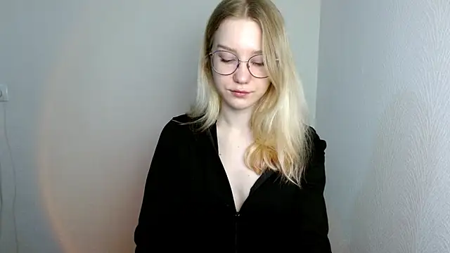 Snapshot of cindi_hot chatting on 03/12/25, 09:34 cindi hot online show from 03/12/25, 09:34