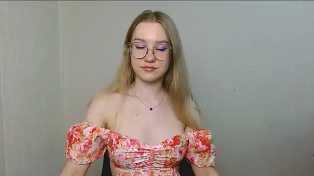 Snapshot of cindi_hot chatting on 07/07/26, 10:19 cindi hot online show from 07/07/26, 10:19