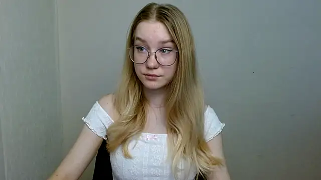 cindi hot online show from 11/08/25, 10:41