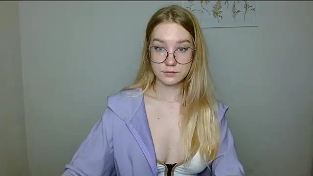 cindi hot online show from 11/03/25, 10:08