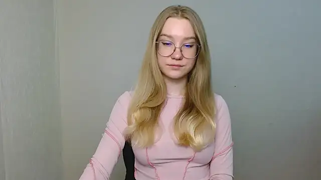 cindi hot online show from 03/18/26, 10:29