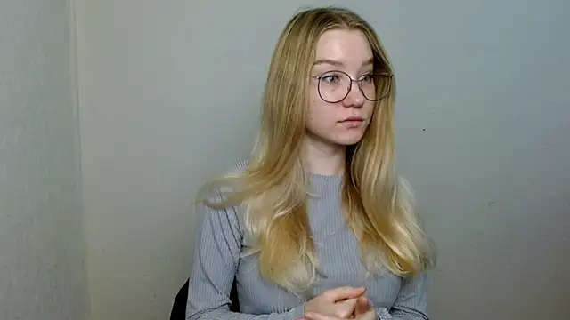 cindi hot online show from 11/11/25, 08:53