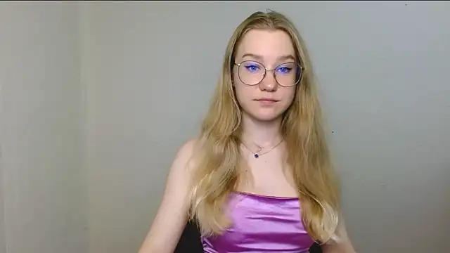 Snapshot of cindi_hot chatting on 07/08/26, 11:55 cindi hot online show from 07/08/26, 11:55