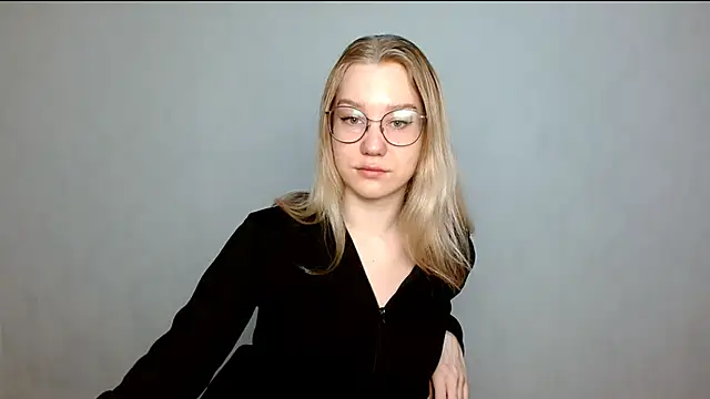 Snapshot of cindi_hot chatting on 03/03/25, 08:30 cindi hot online show from 03/03/25, 08:30