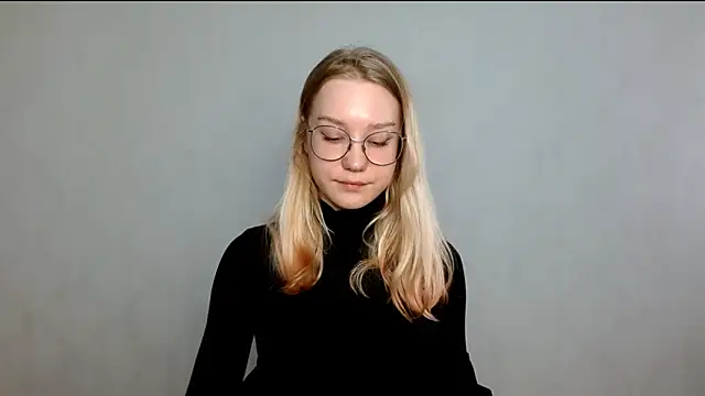 Snapshot of cindi_hot chatting on 03/06/25, 11:36 cindi hot online show from 03/06/25, 11:36