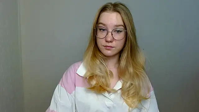 cindi hot online show from 11/18/25, 11:02