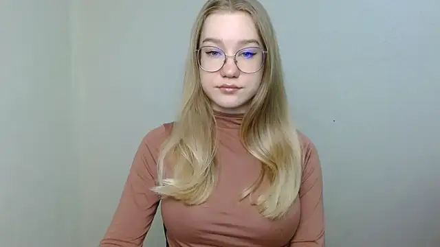 cindi hot online show from 04/15/26, 10:43