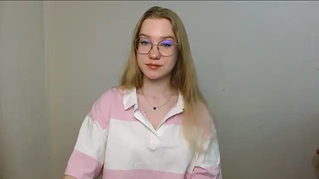 Snapshot of cindi_hot chatting on 07/10/26, 10:26 cindi hot online show from 07/10/26, 10:26