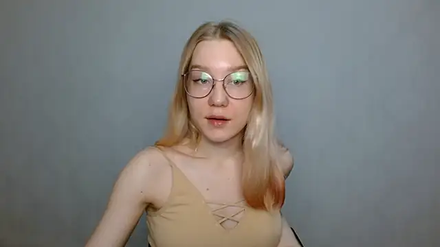 Snapshot of cindi_hot chatting on 01/23/25, 12:41 cindi hot online show from 01/23/25, 12:41