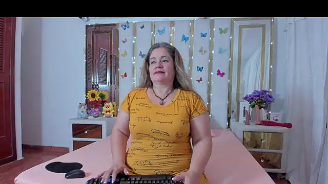 AnyelaGitanaMature online show from 11/05/25, 11:52